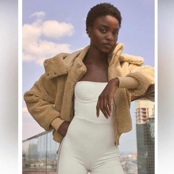 Alo Yoga Foxy Sherpa Teddy Jacket Removable Hood Camel Size Small EUC - Picture 3 of 16